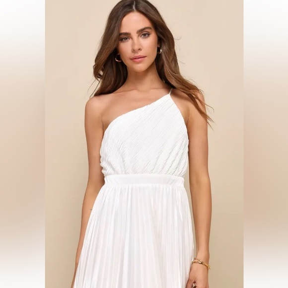 Lulu's Alluring Marvel Ivory Pleated Satin One Shoulder Midi Dress Size Medium - Picture 3 of 13